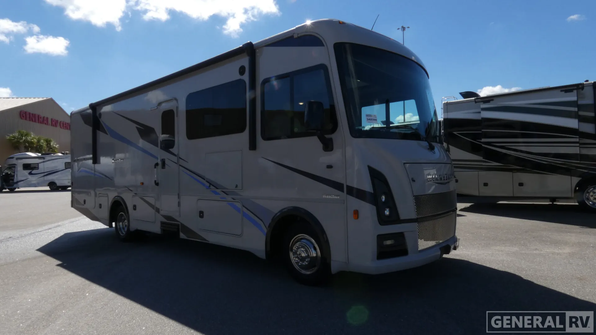2025 Winnebago Sunstar 31B - Photo 2