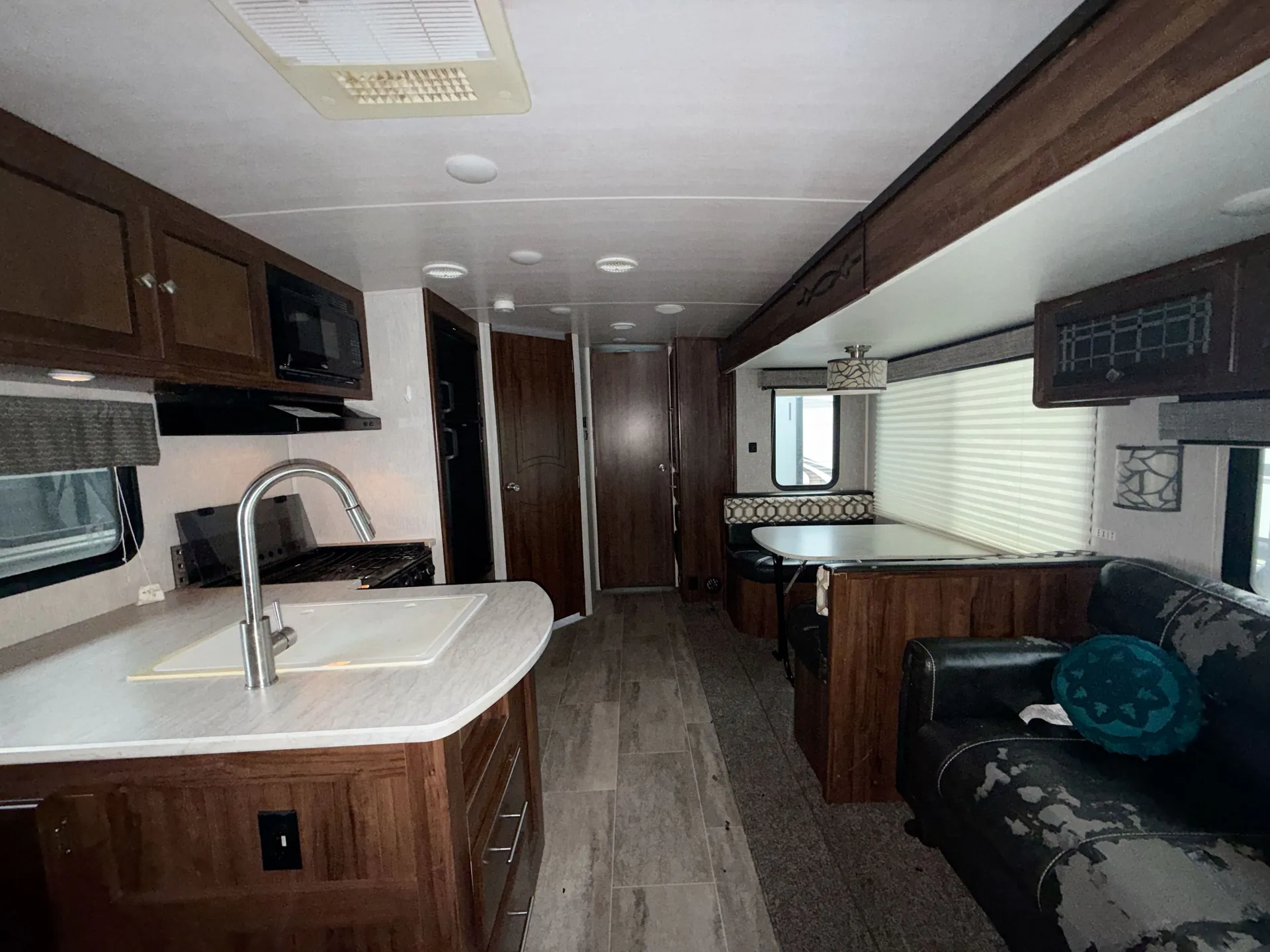 2018 Heartland Wilderness 3350 DS — living area main