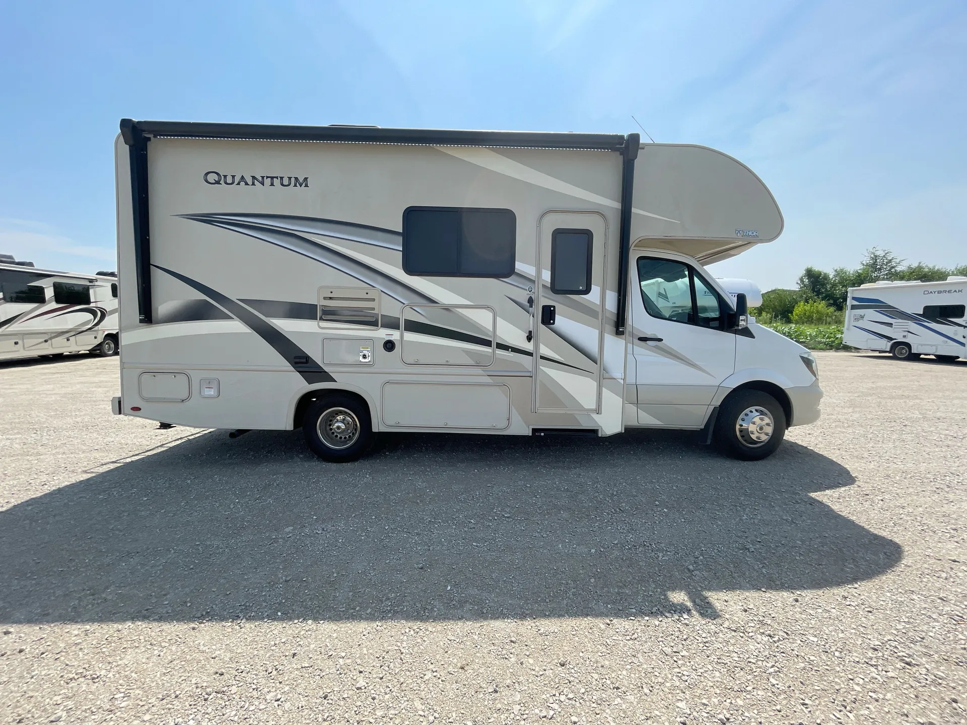 2019 Thor Motor Coach Quantum KM24 — campside