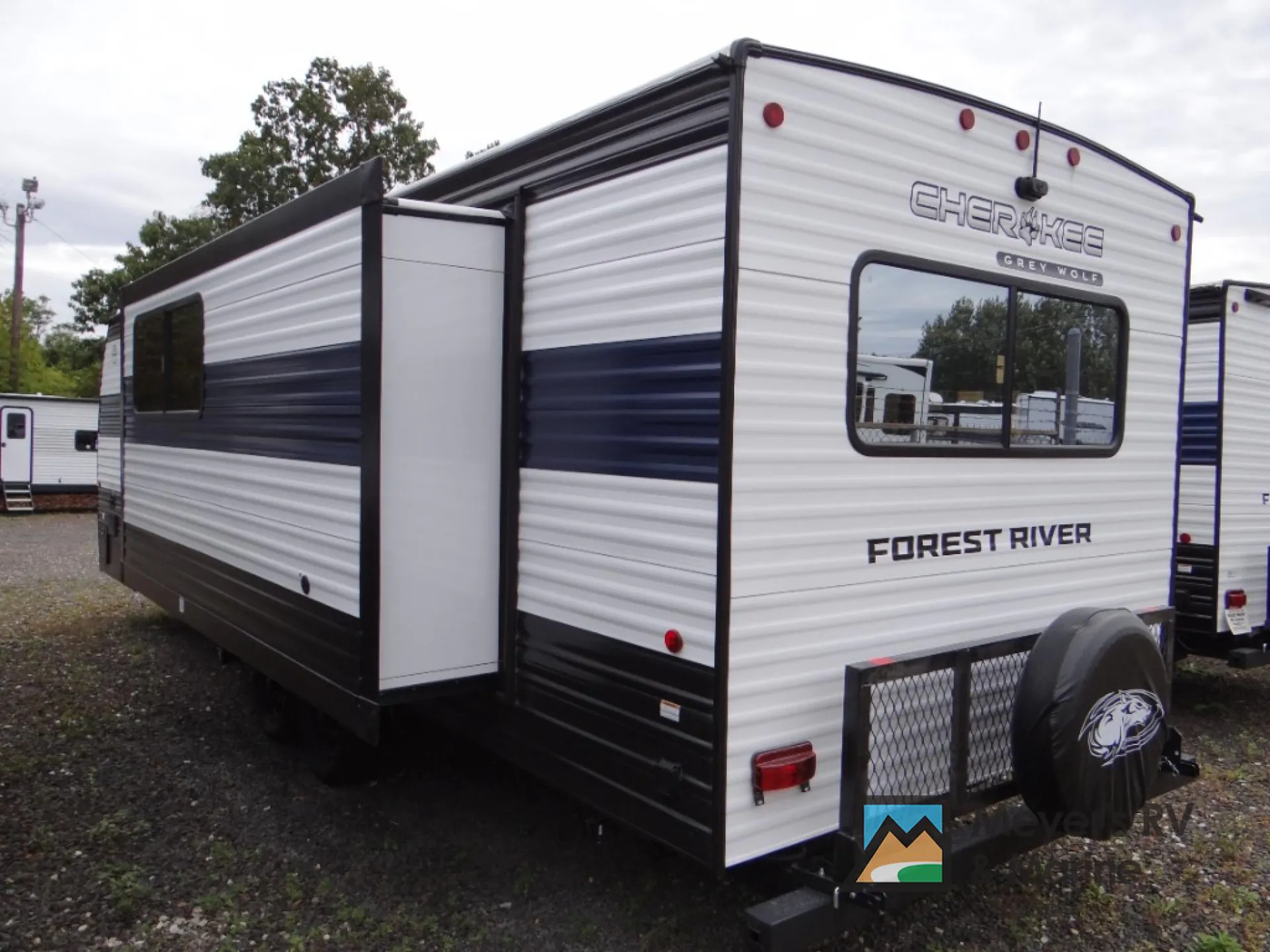 2026 Forest River Cherokee Grey Wolf 27LH - Photo 3