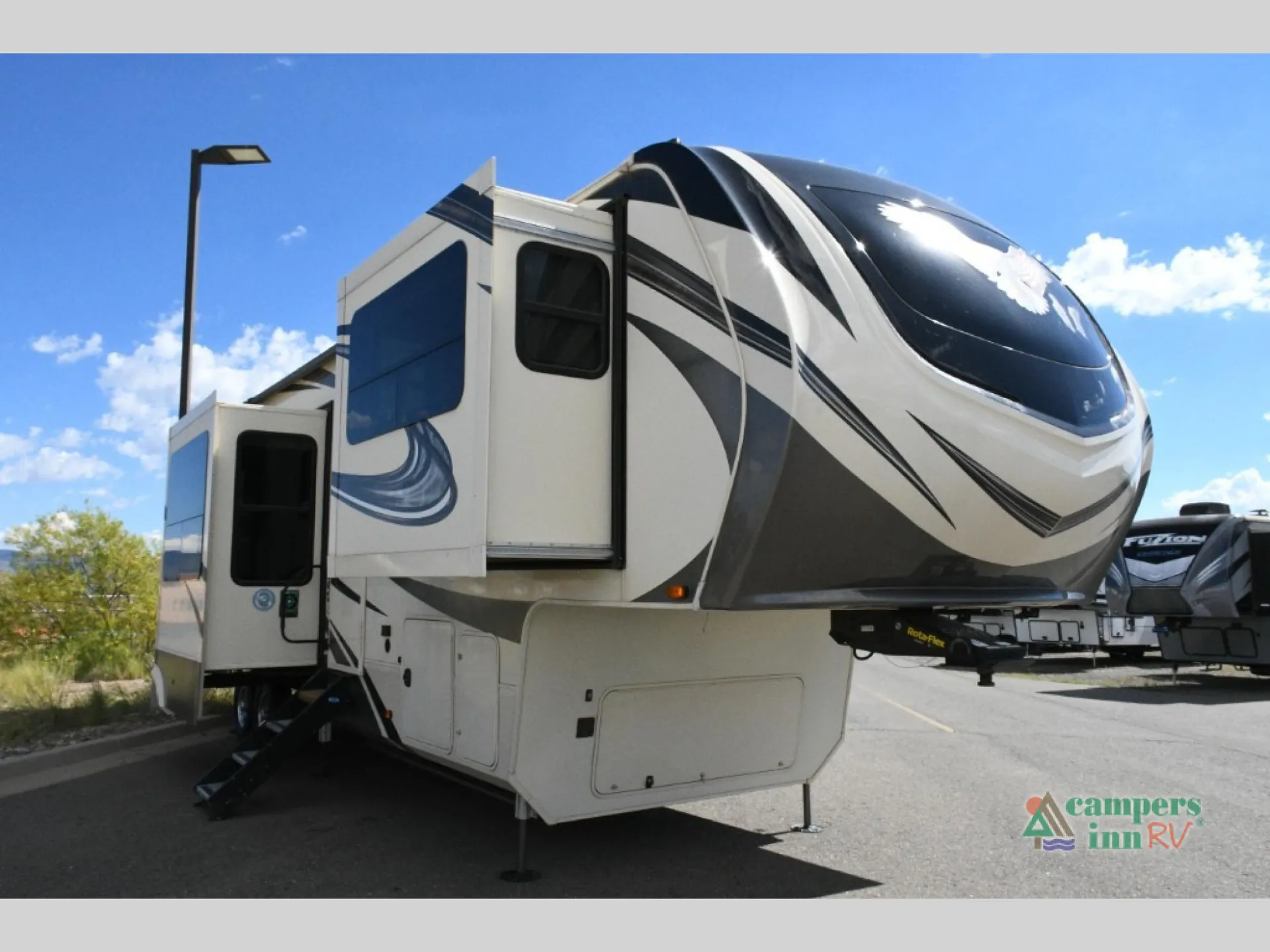 2020 Grand Design Solitude 382WB - Photo 3