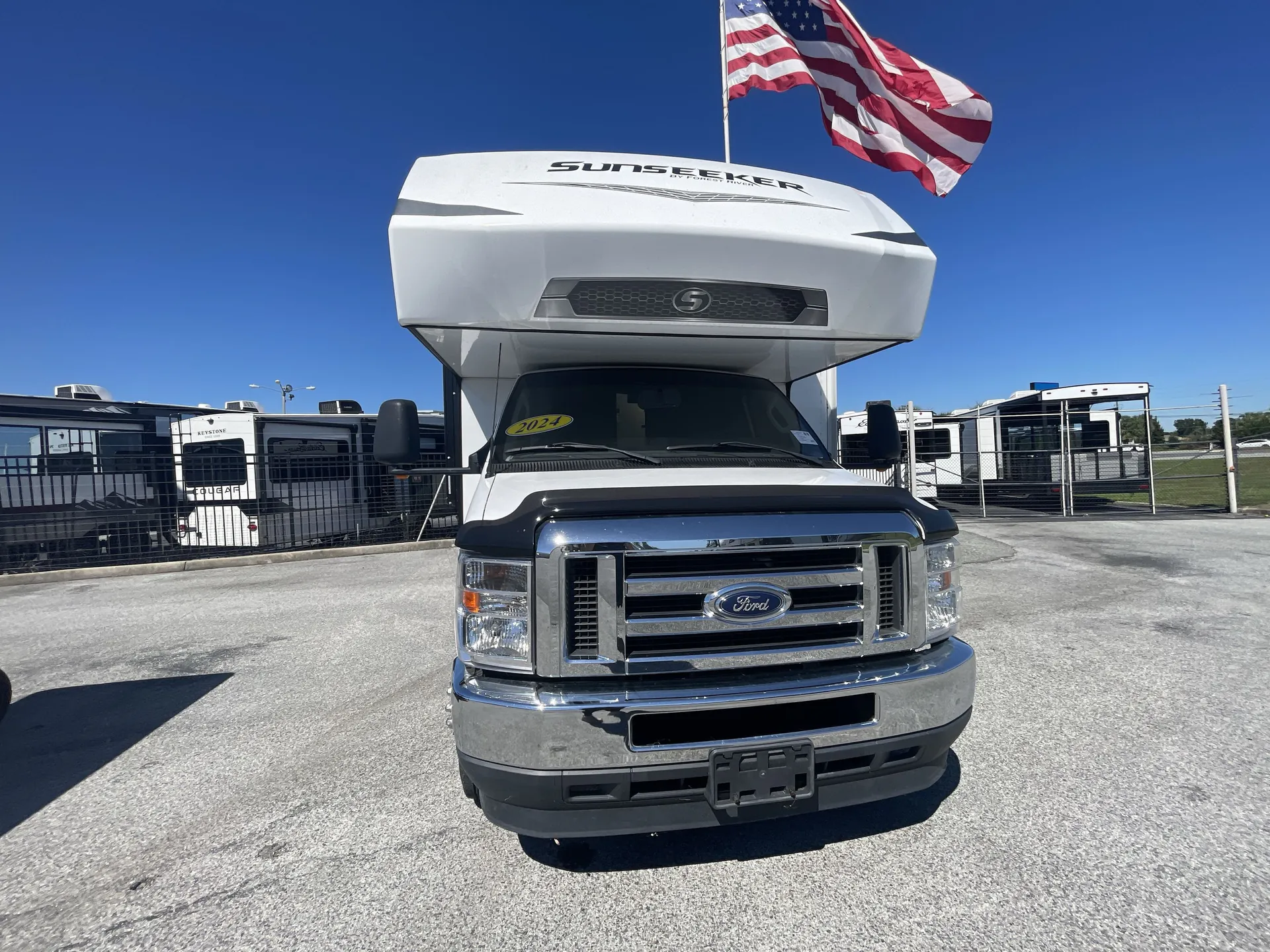 2024 Forest River Sunseeker Le 2150SF — front