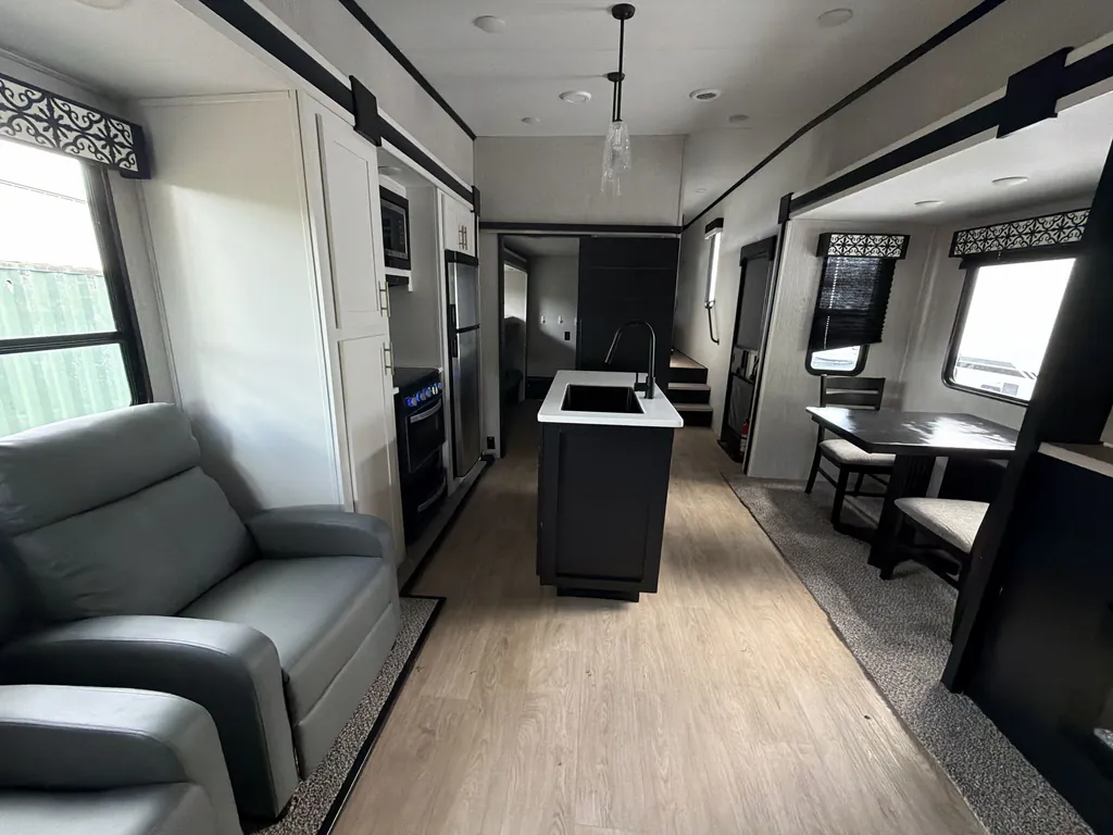 2021 Forest River Wildcat 368MB, Photos photo 3