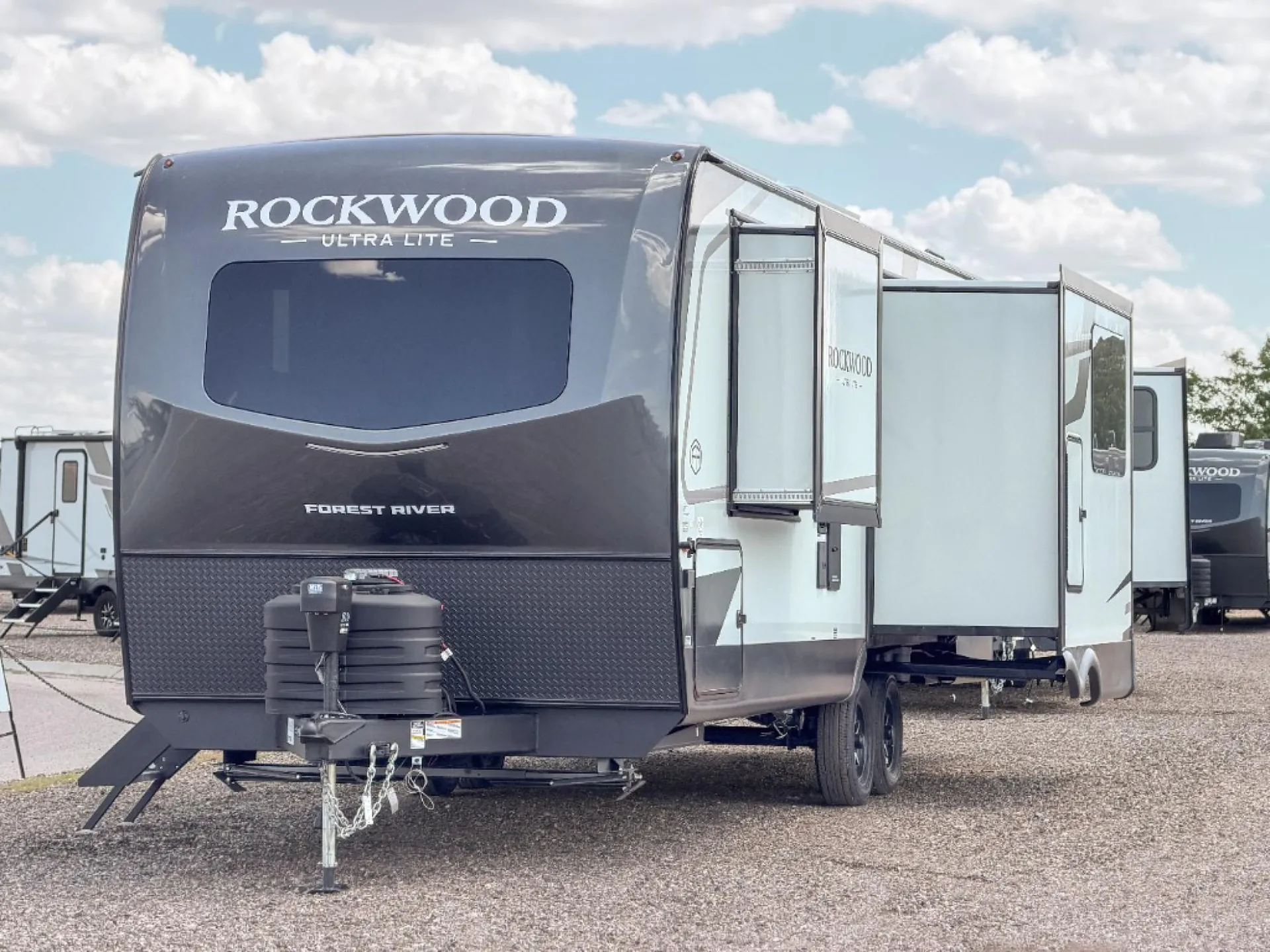 2027 Forest River Rockwood Ultra Lite 2618RD - Photo 4