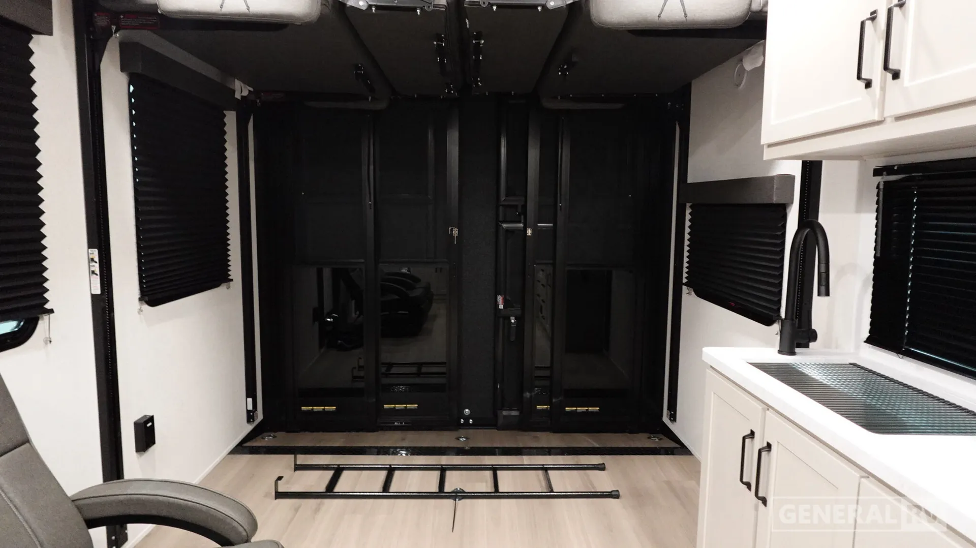 2026 Grand Design Momentum G-Class 21G - Photo 3