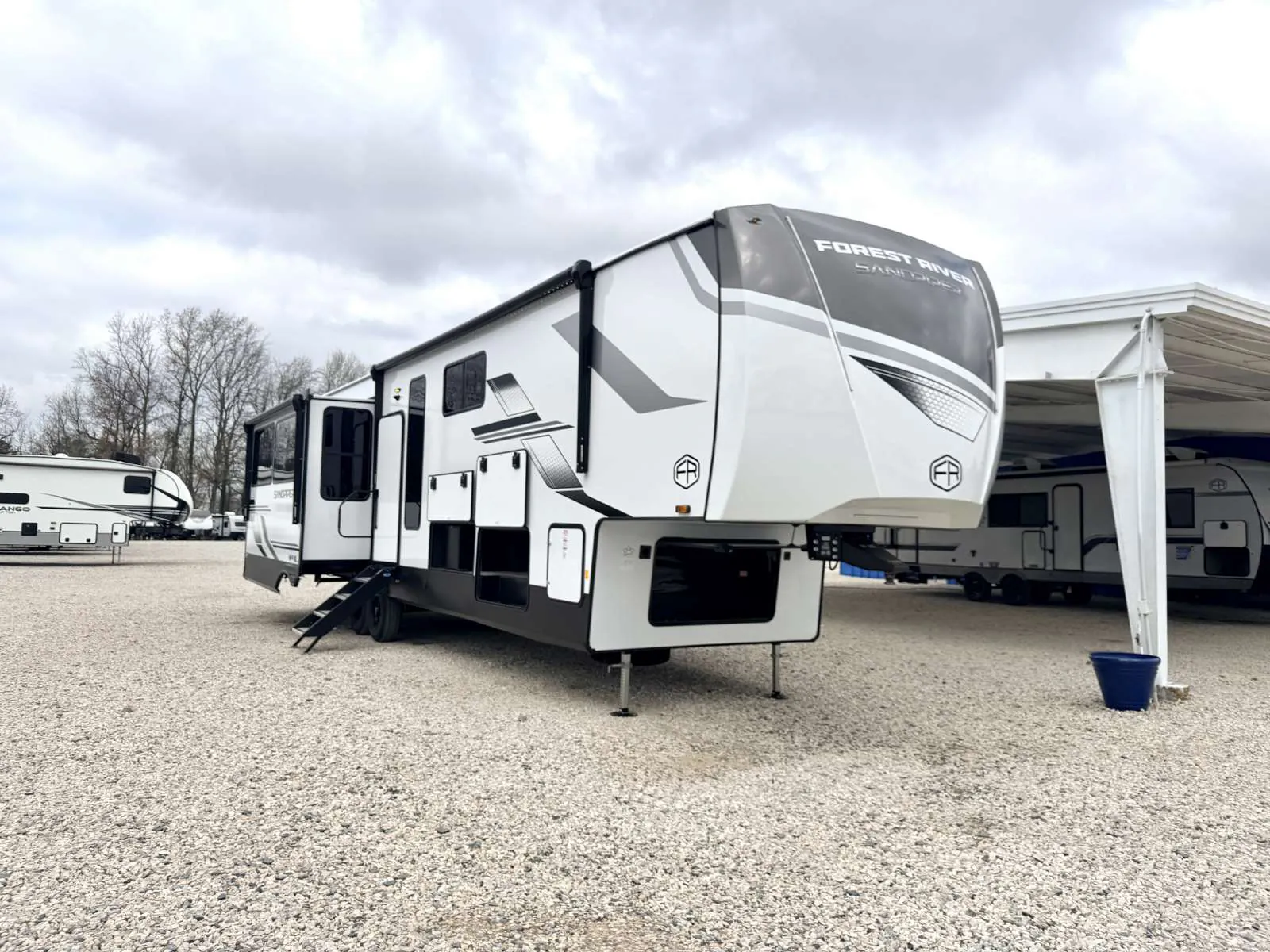 2026 Forest River Sandpiper 3900HBLR