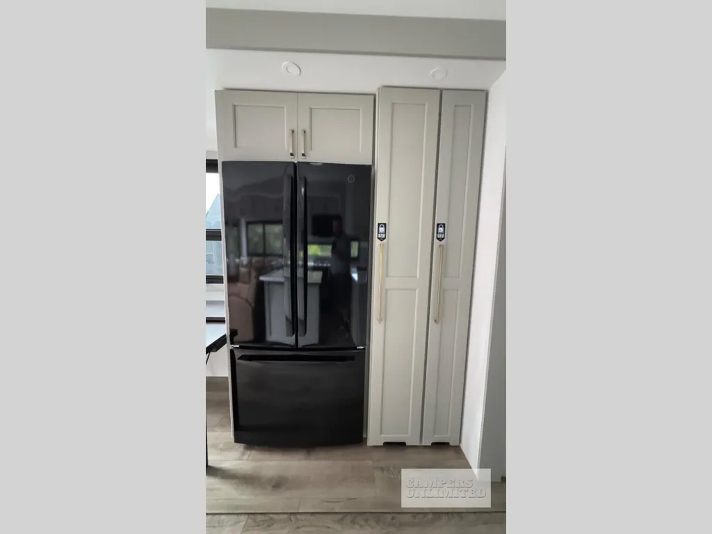 2026 Brinkley Model G 3970, Photos photo 13