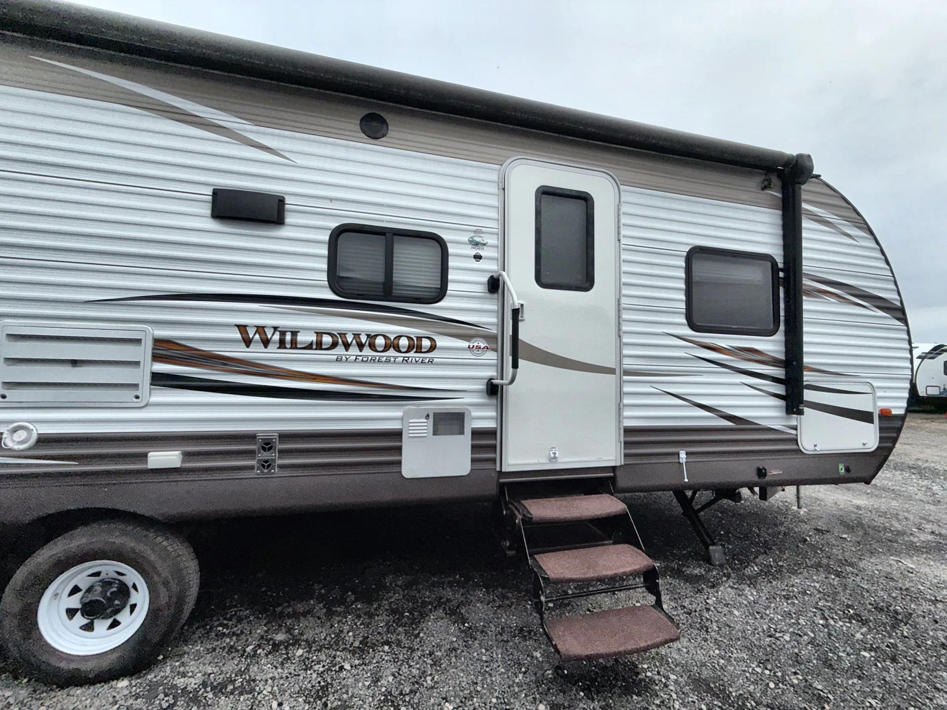 2017 Forest River Wildwood 30QBSS — living area main