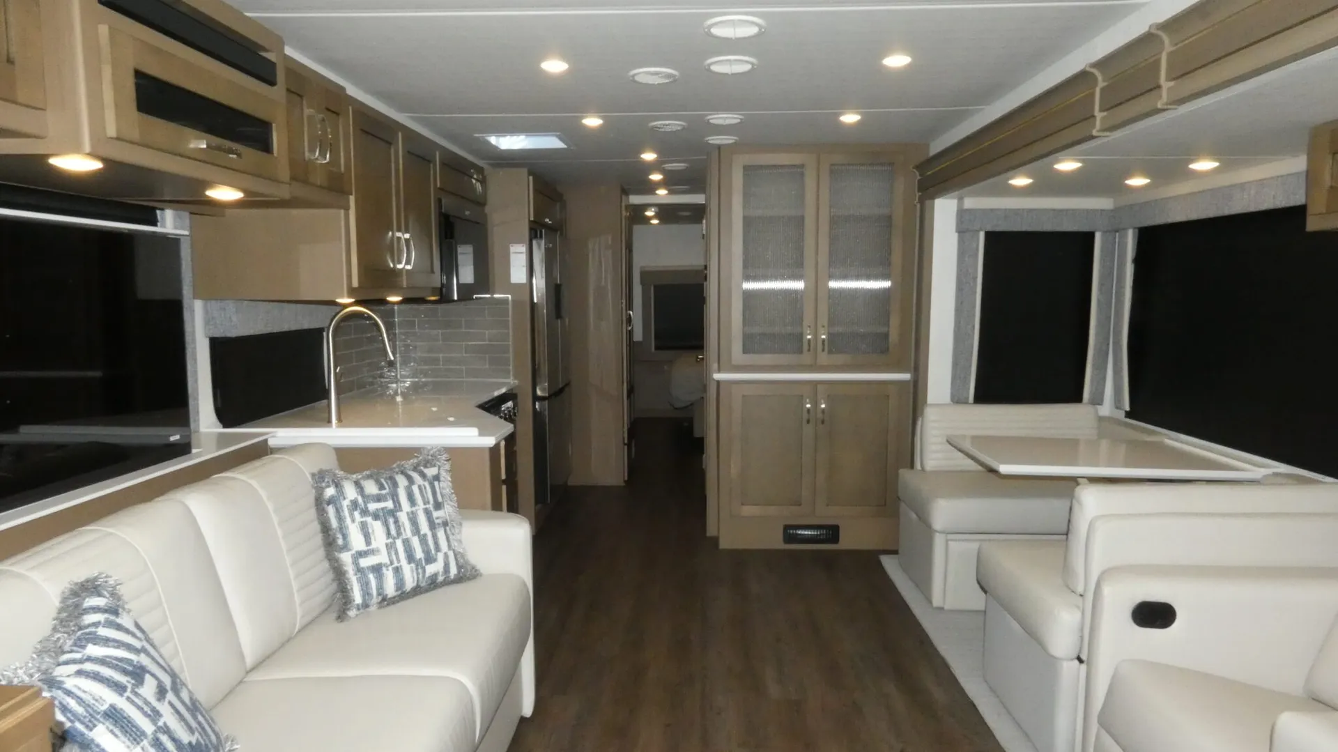 2026 Newmar Bay Star 3626 - Photo 3