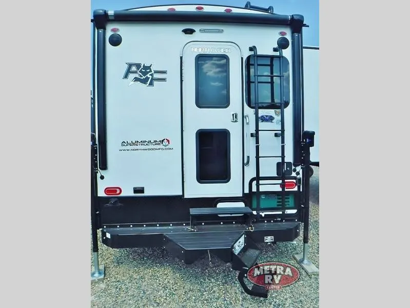2027 Northwood Arctic Fox Camper 990 - Photo 4