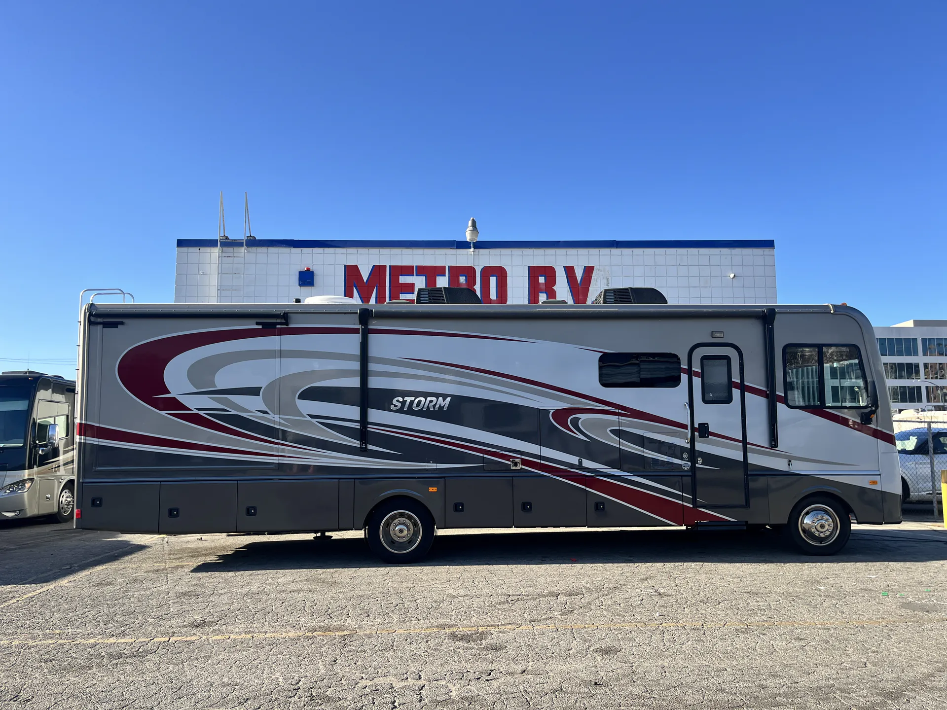 2017 Fleetwood Storm 32A - Photo 2