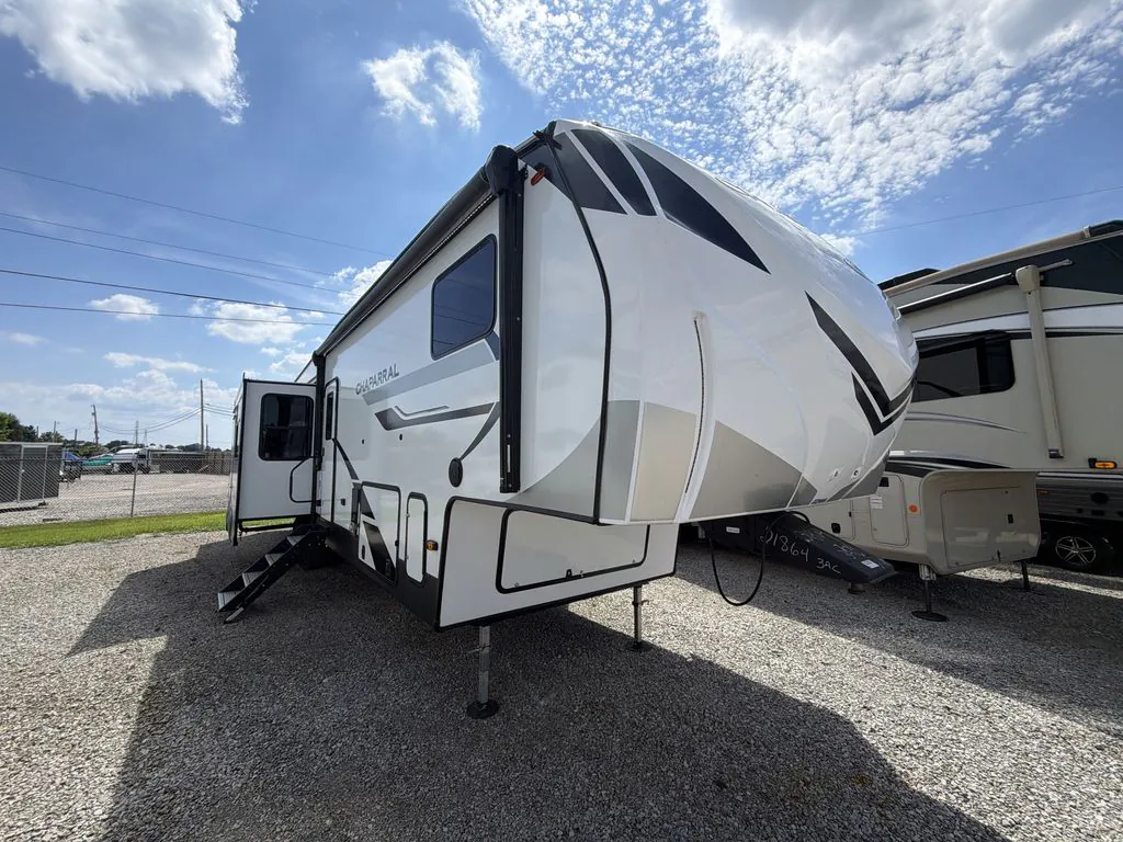 2025 Coachmen Chaparral 373MBRB - Photo 2