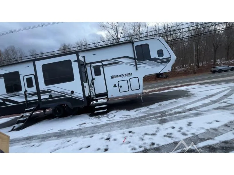 2026 Grand Design Momentum G-Class 320G - Photo 4