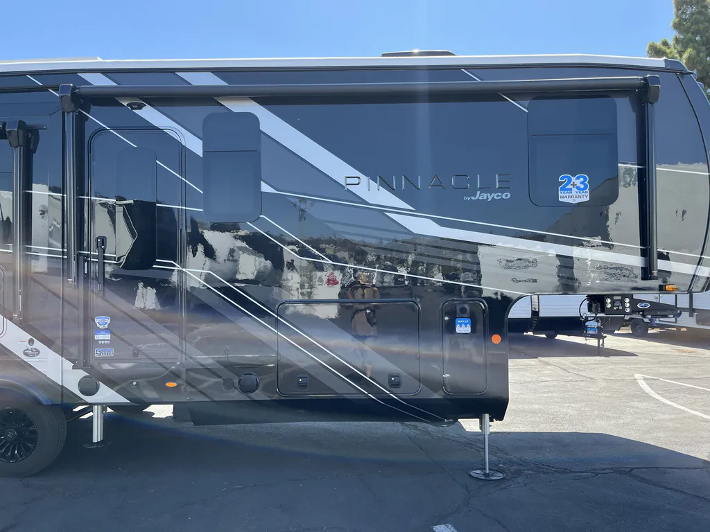 2027 Jayco Pinnacle 32RLTS, Photos photo 30