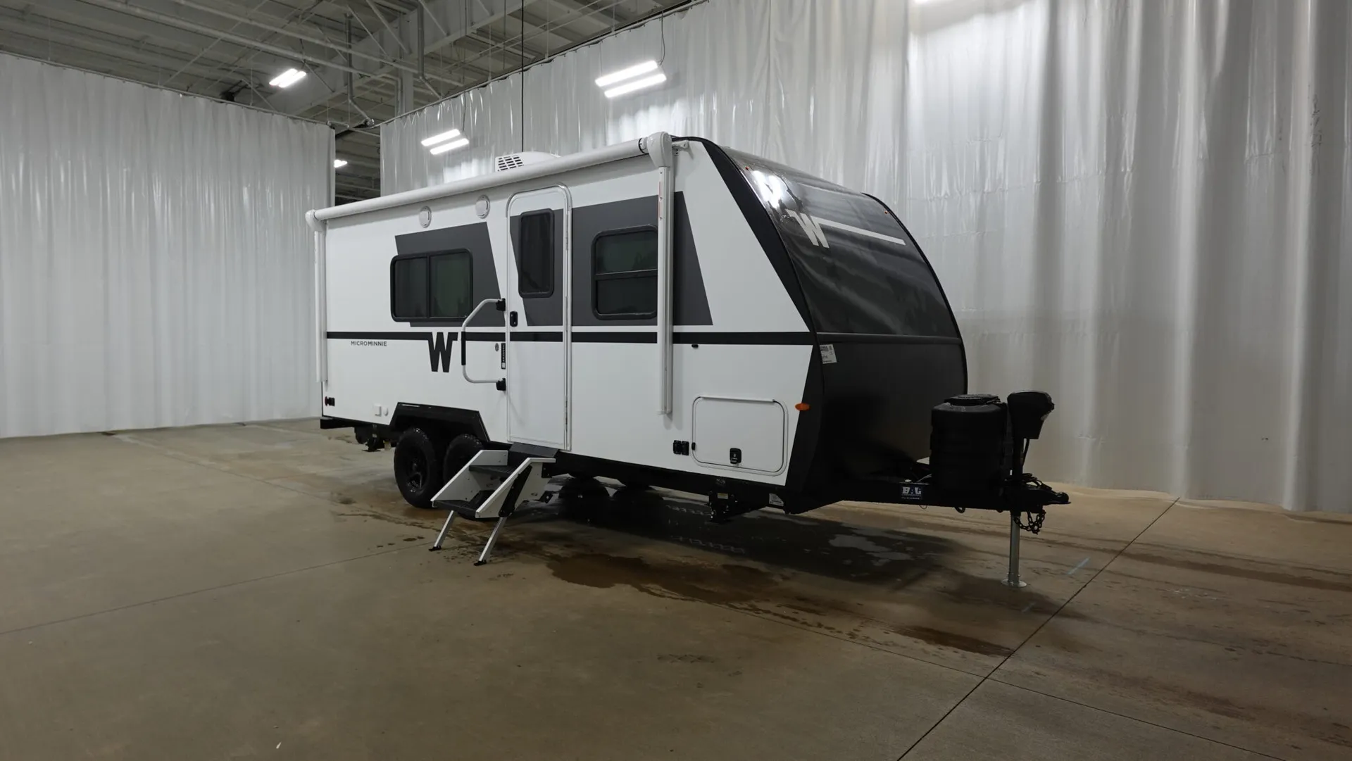 2026 Winnebago Micro Minnie 2000TRB - Photo 2