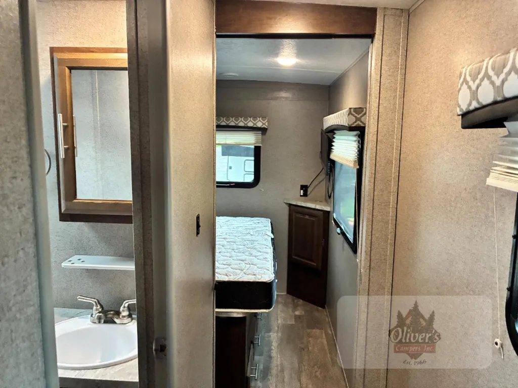 2019 Forest River Flagstaff Micro Lite 25FKS, Photos photo 32