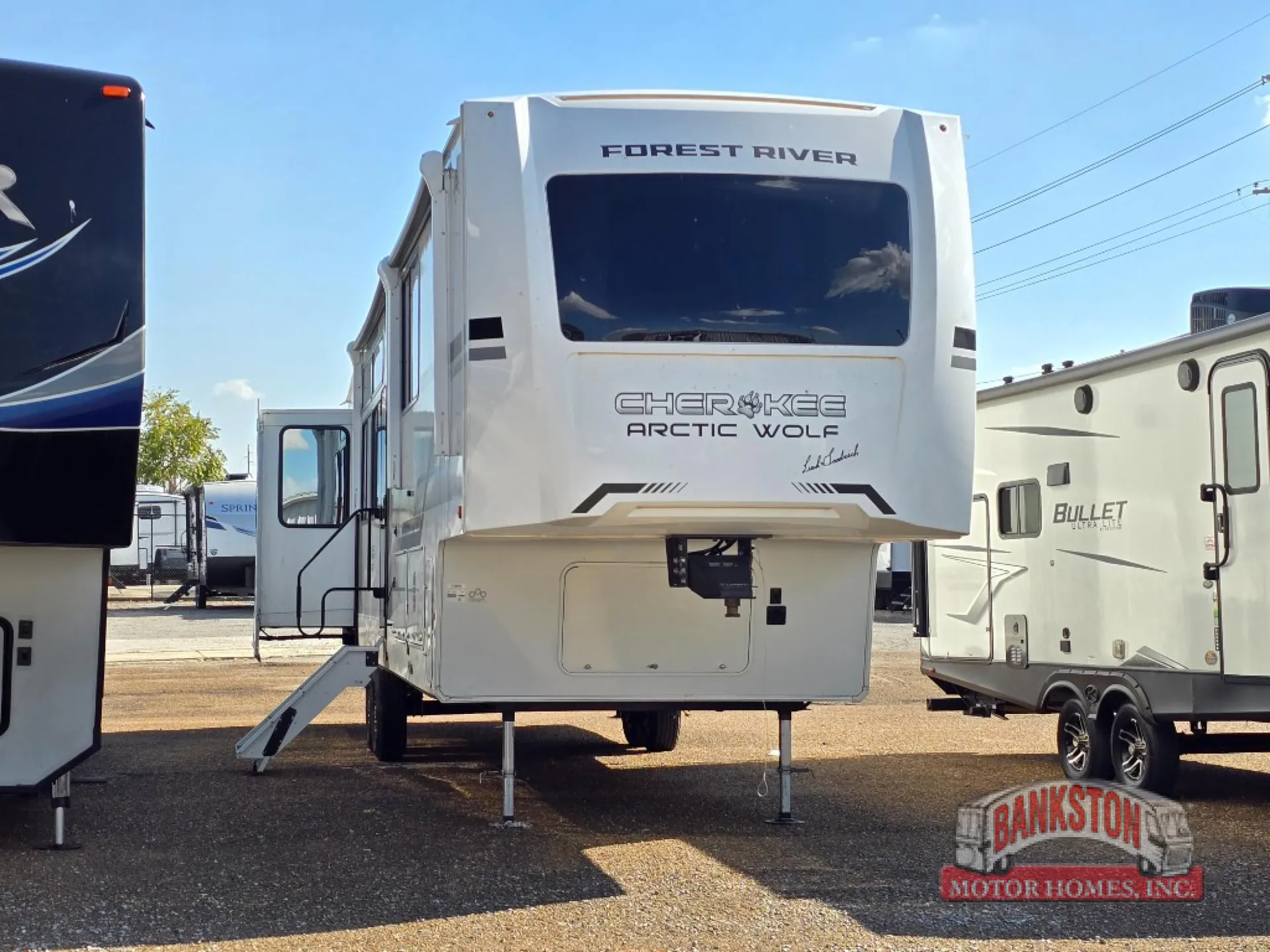 2026 Forest River Cherokee Arctic Wolf 38LEAHG - Photo 2