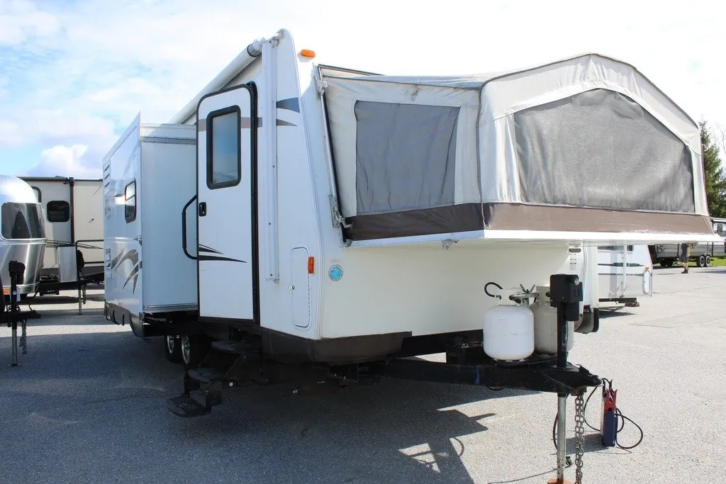 2015 Forest River Rockwood Roo 23IKSS — Photo 5