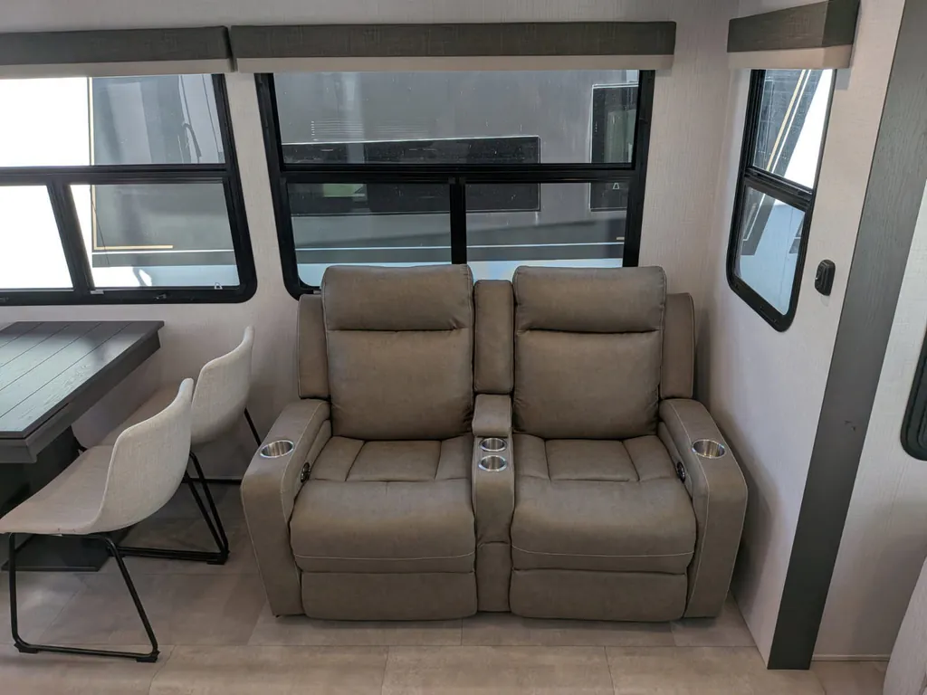 2025 Forest River Rockwood Signature R361RLS, Photos photo 9