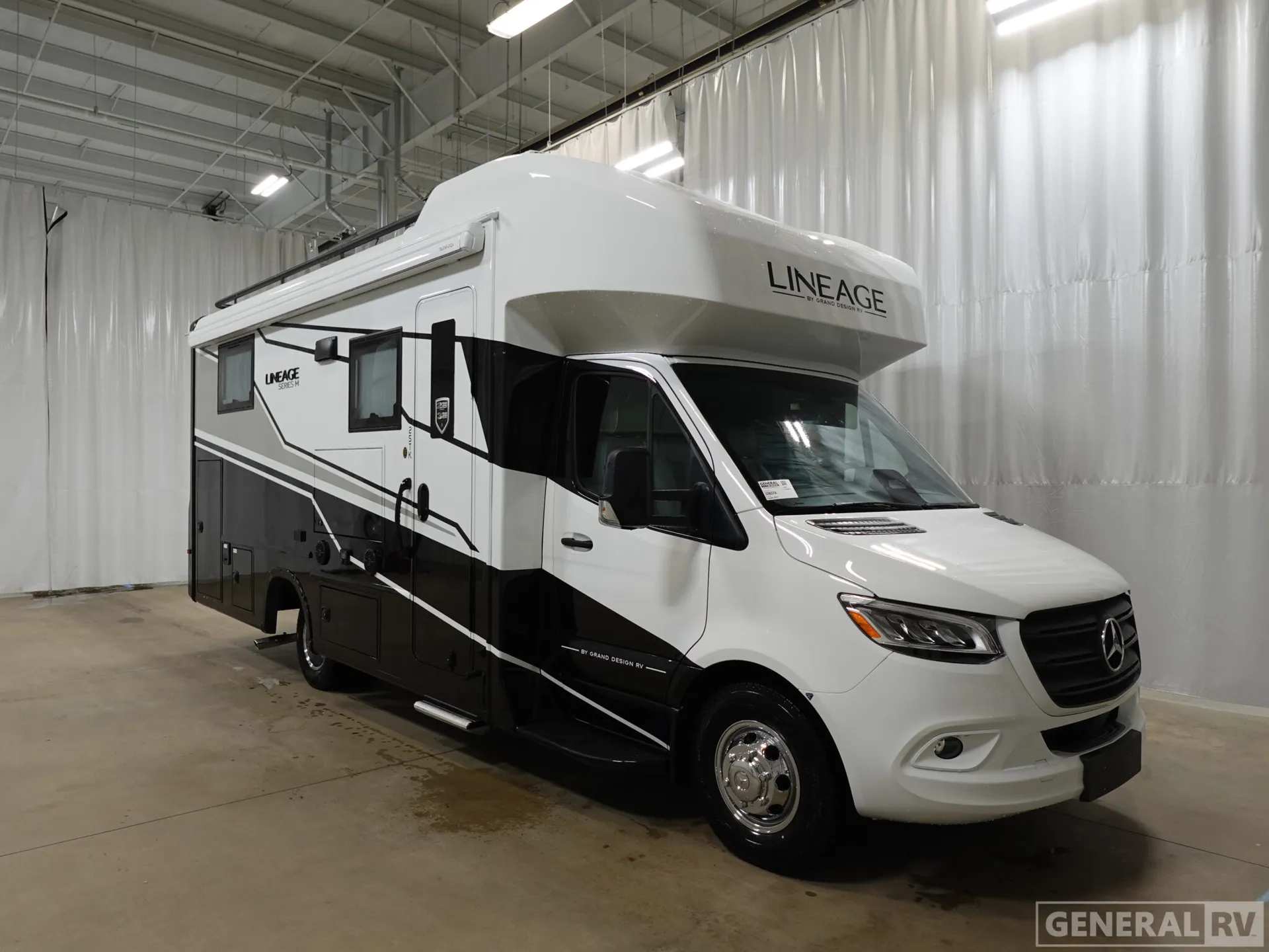 2026 Grand Design Lineage Series M 25TK - Photo 2