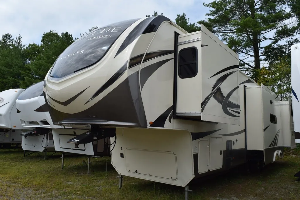 2021 Grand Design Solitude 3740BH-R - Photo 3