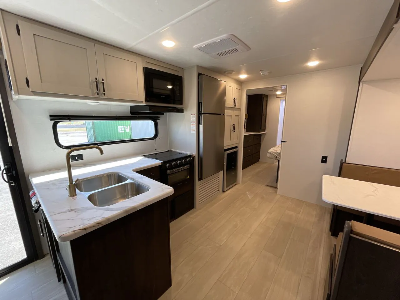 2026 CrossRoads Zinger 390DB - Photo 4