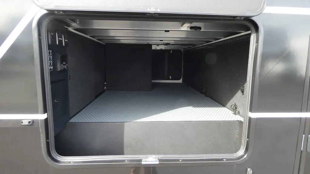 2026 Brinkley Model G 4150, Photos photo 40