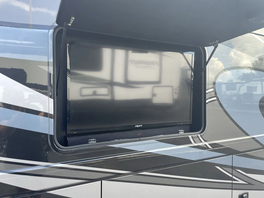2020 Thor Motor Coach Challenger 35MQ, Photos photo 21