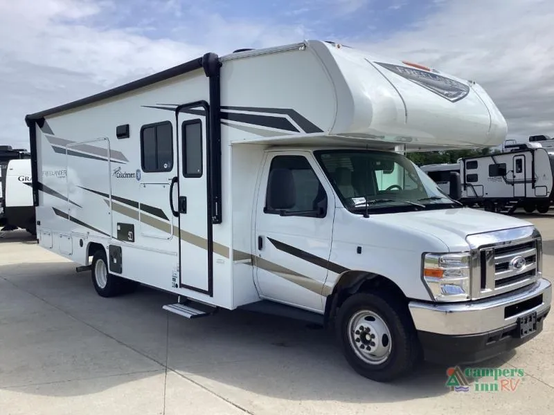 2025 Coachmen Freelander 26MB - Photo 2