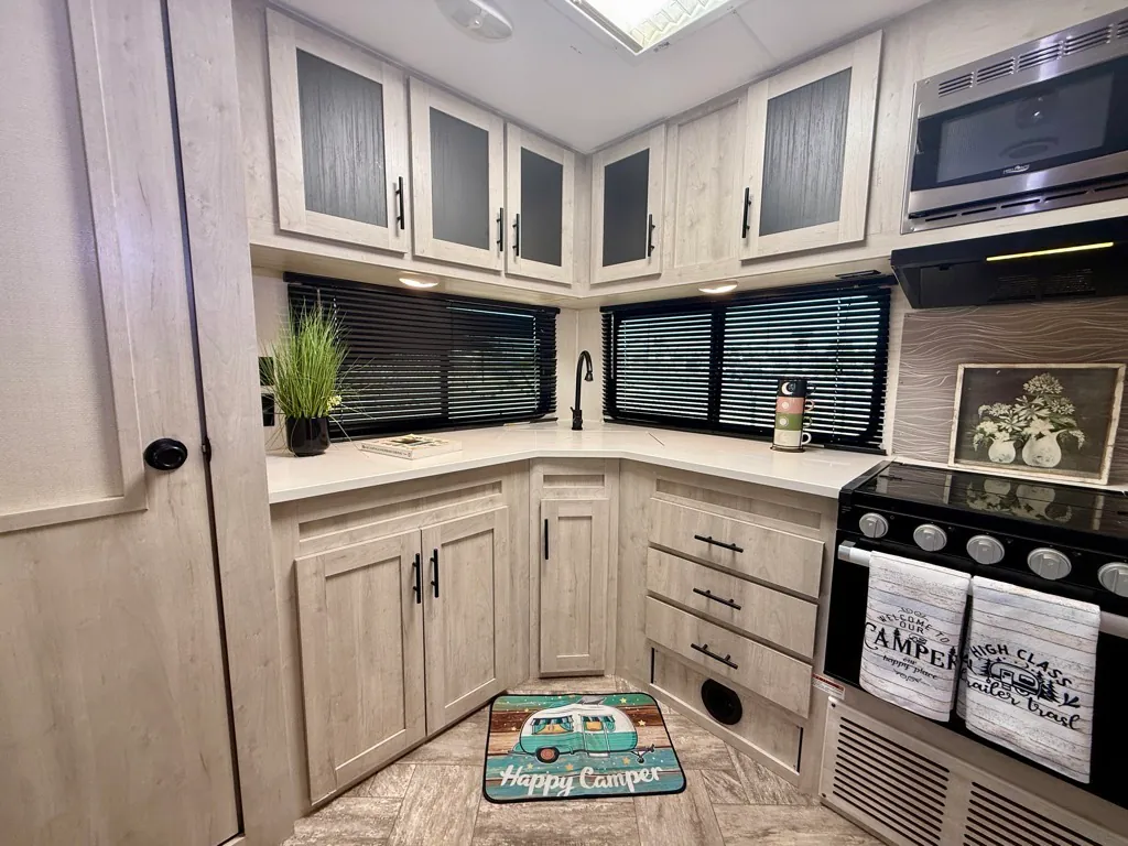 2023 Forest River Wildcat 303MBX, Photos photo 22