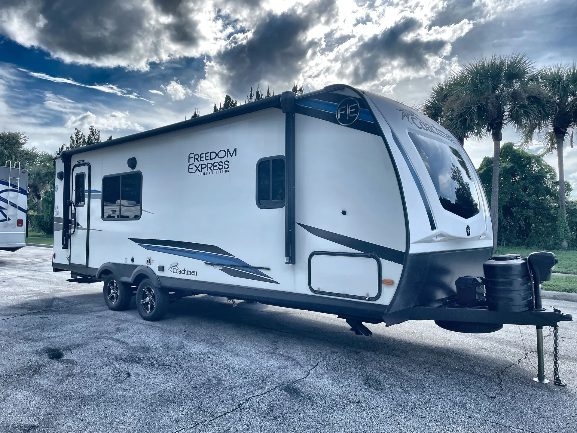 2024 Coachmen Freedom Express Select 31SE