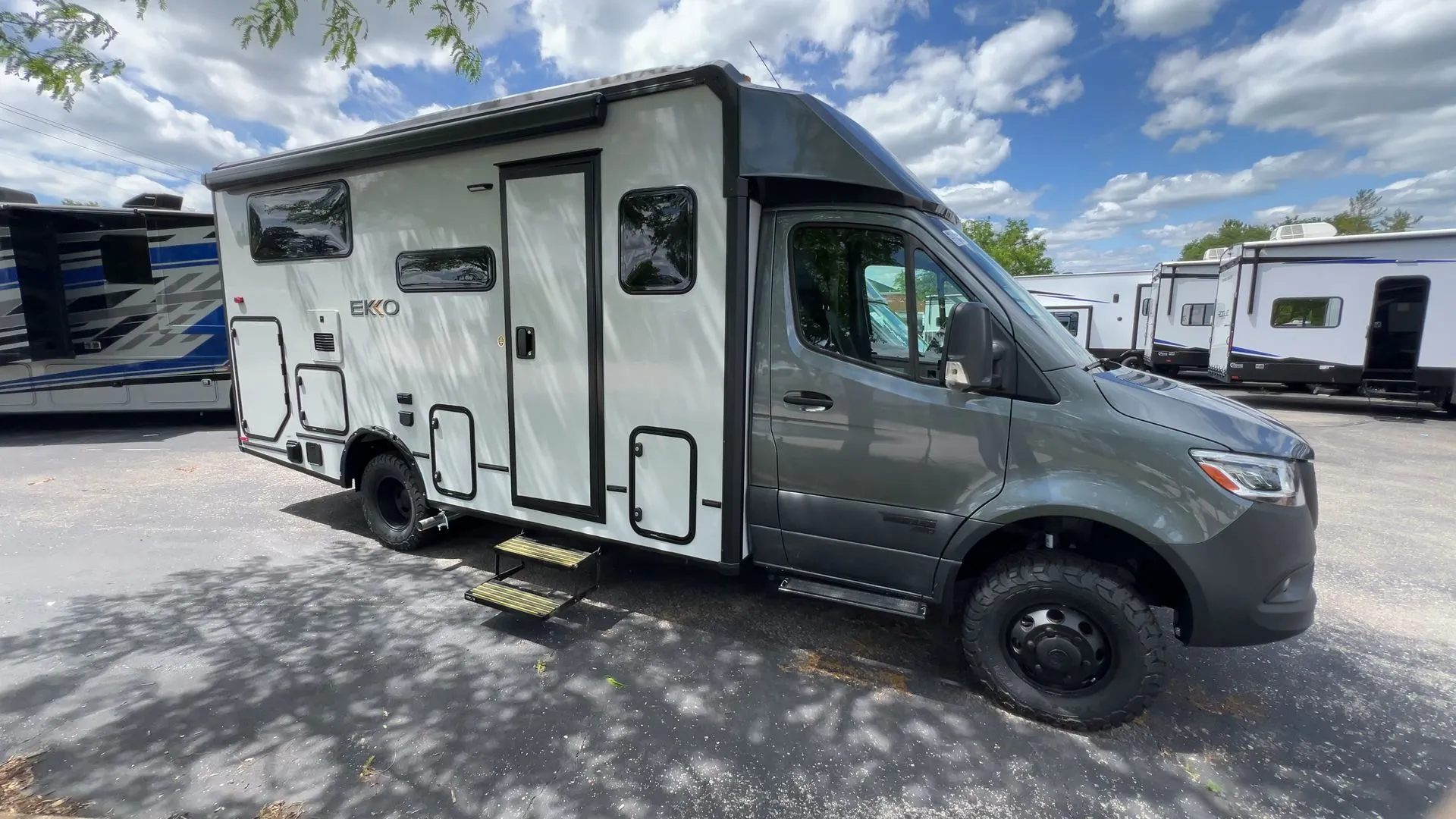 2027 Winnebago EKKO 23B - Photo 4