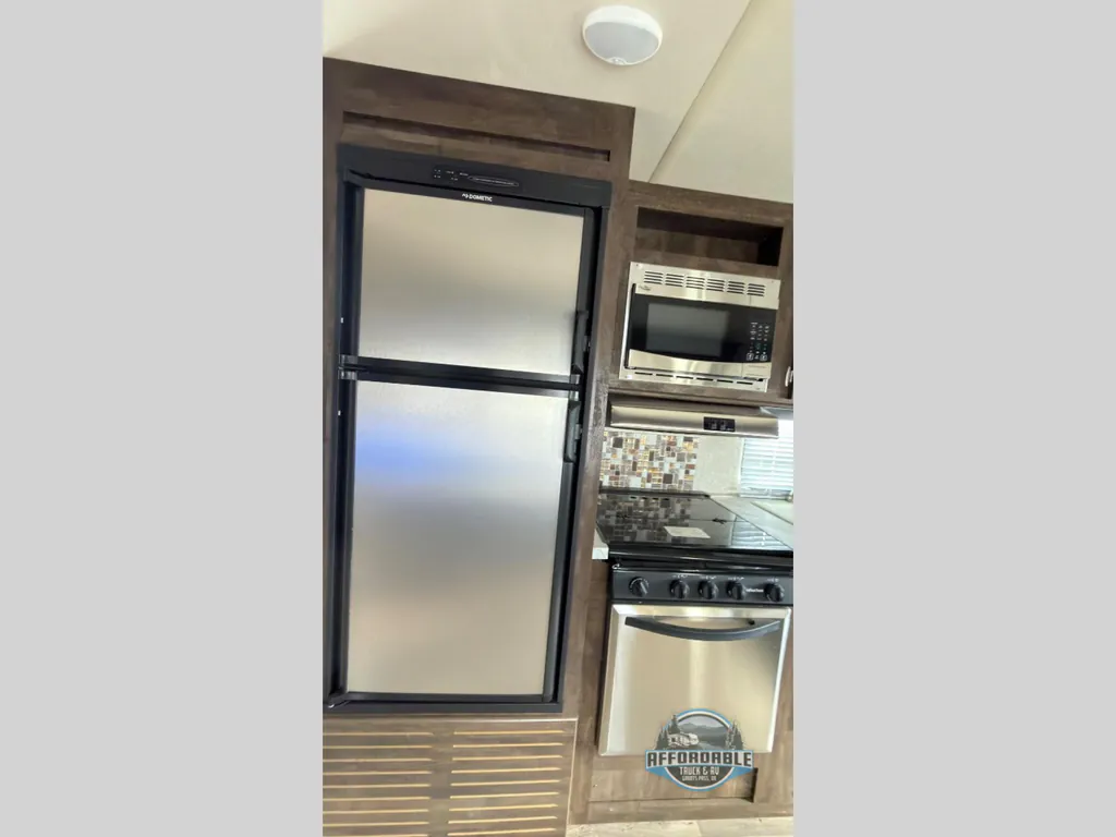 2018 Forest River Vibe Extreme Lite 224RLS, Photos photo 10