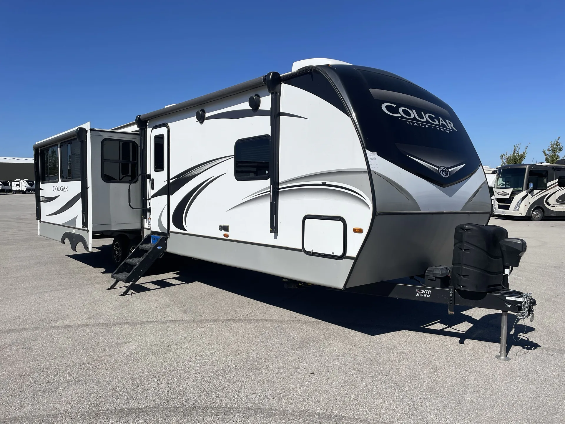 2020 Keystone Cougar Half-Ton 32RLI - Photo 2
