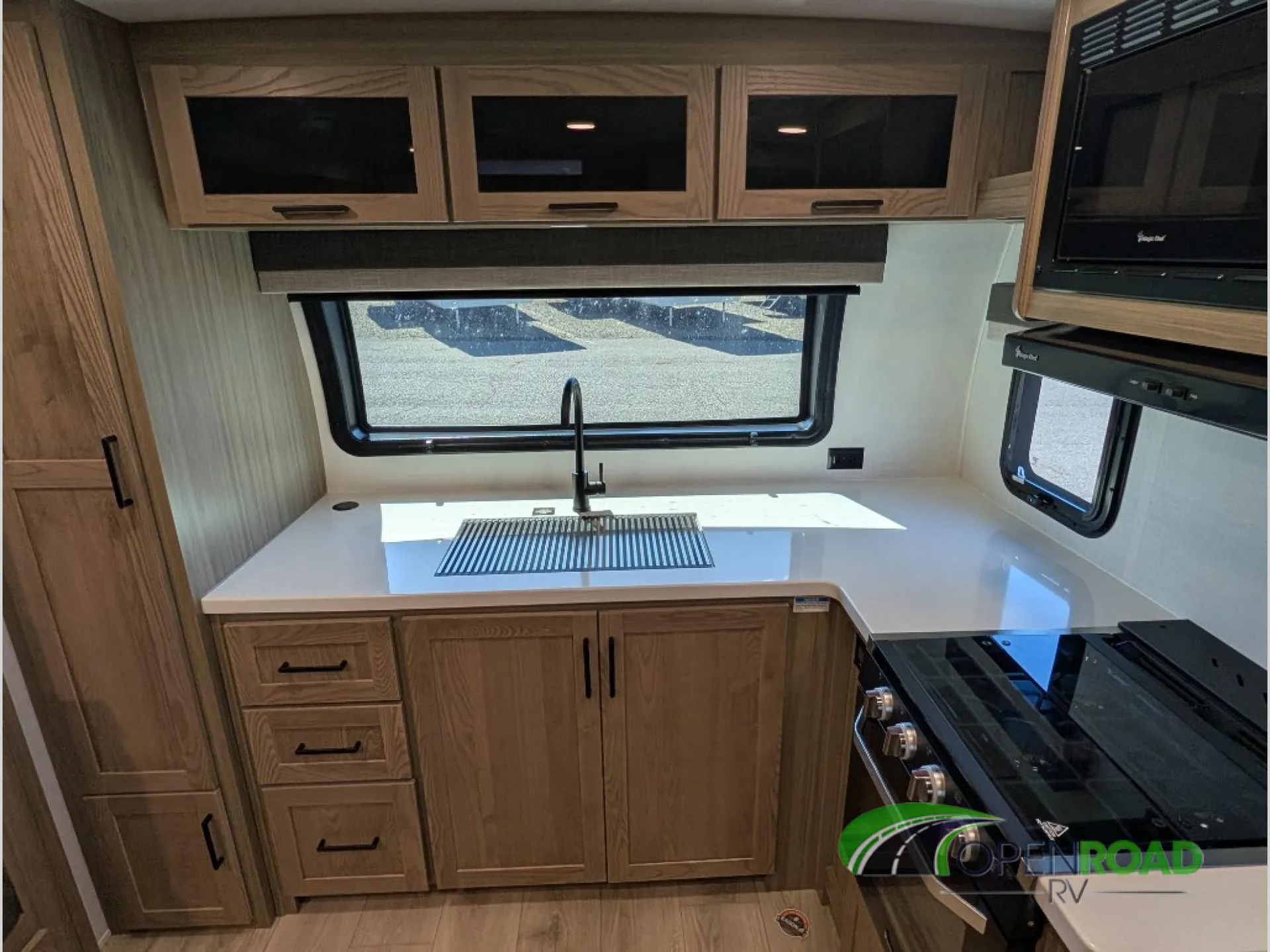 2027 Forest River Rockwood Mini Lite 2506FK — Photo 7