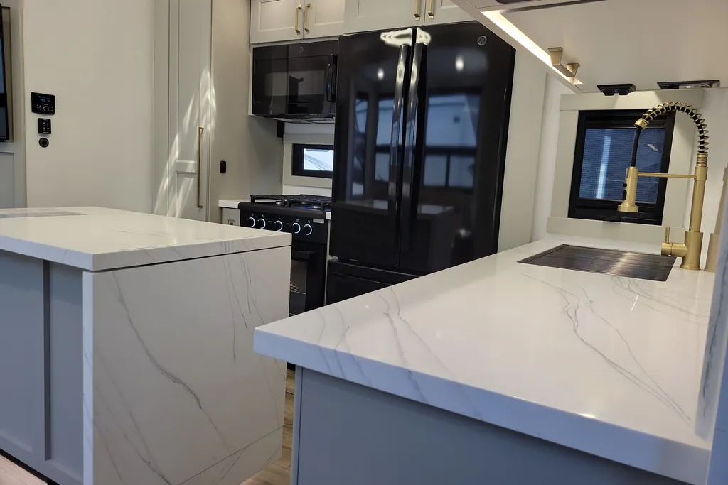 2025 Brinkley Model G 3500, Photos photo 4