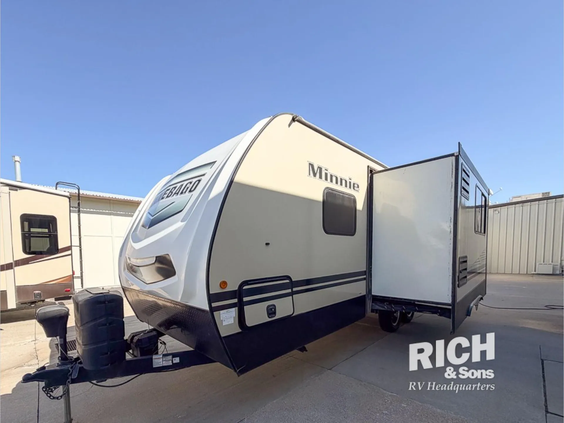 2020 Winnebago Minnie 2202RBS - Photo 2