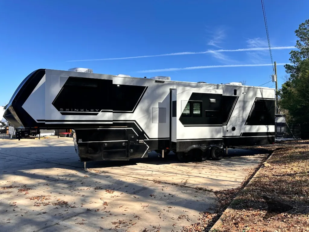 2026 Brinkley Model G 3520, Photos photo 8