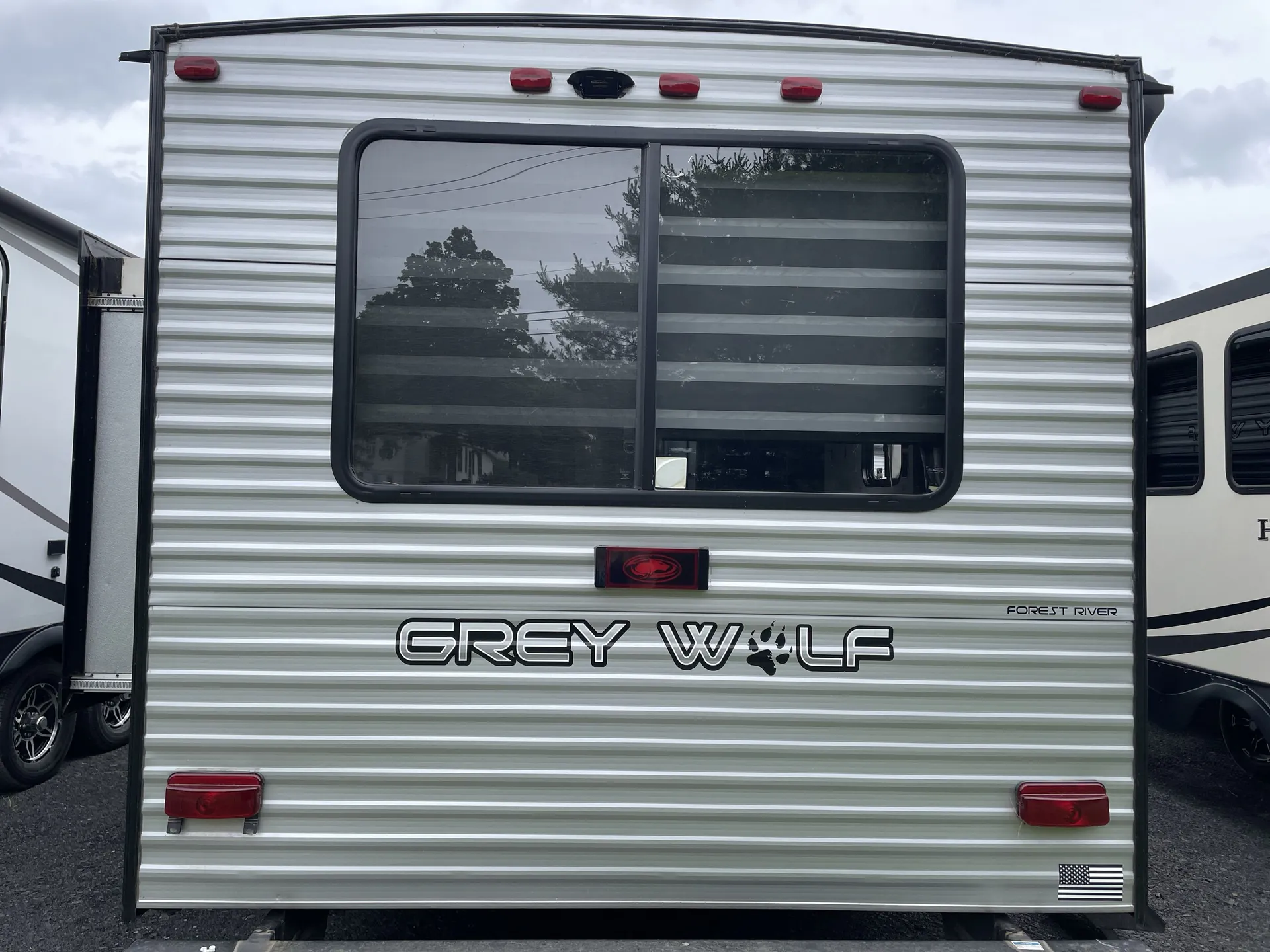 2022 Forest River Cherokee Grey Wolf 23MK — backside