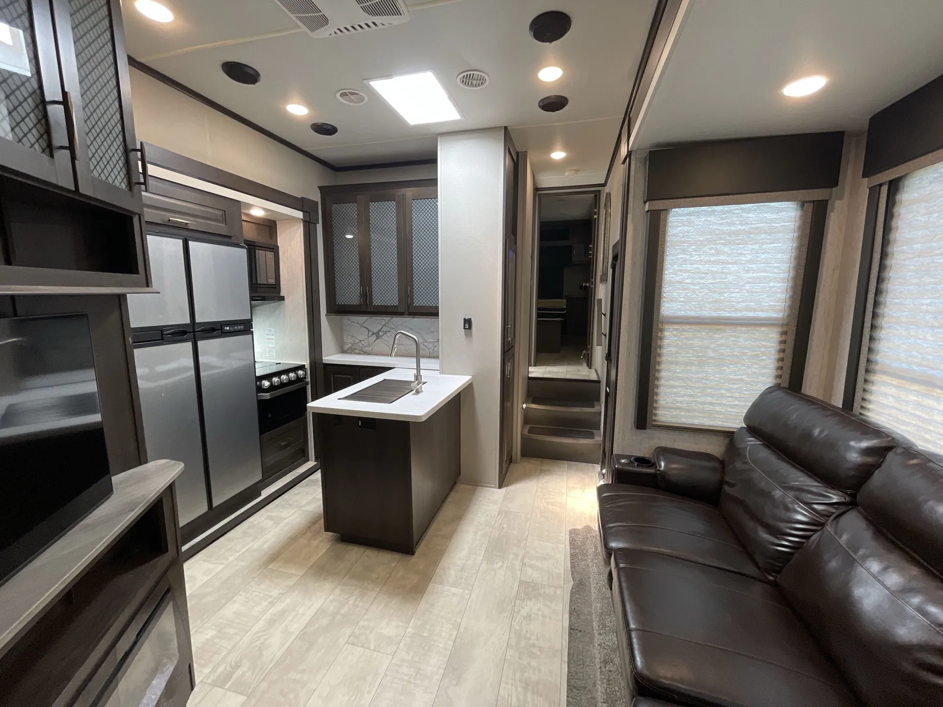 2021 Grand Design Momentum G-Class 350G — living area main