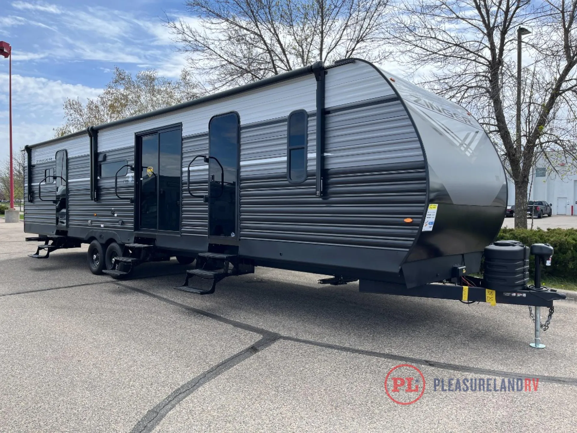 2026 CrossRoads Zinger 390DB - Photo 2