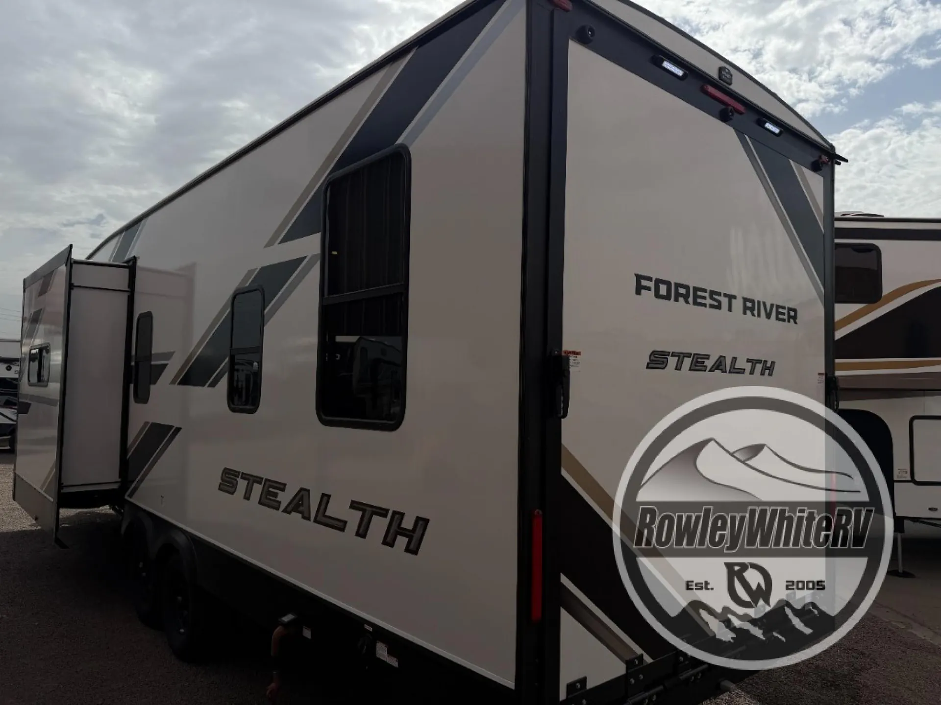 2027 Forest River Stealth 2900 - Photo 4