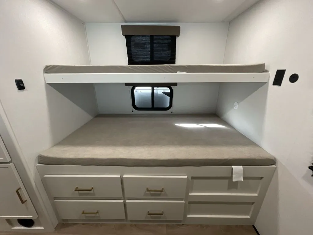 2027 Grand Design Transcend 335BHT, Photos photo 33
