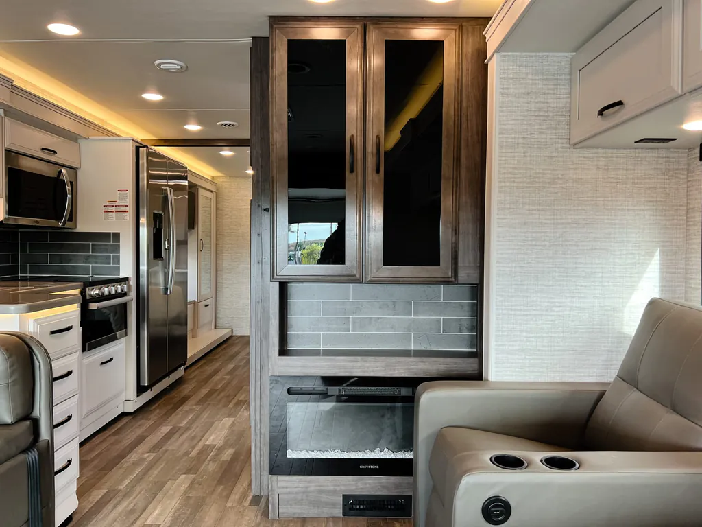2025 Entegra Coach Vision XL 36C, Photos photo 14