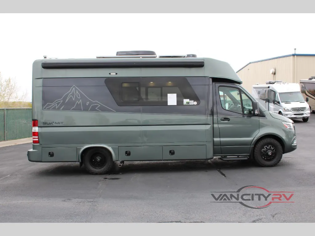2025 Chinook RV Summit SS, Photos photo 8