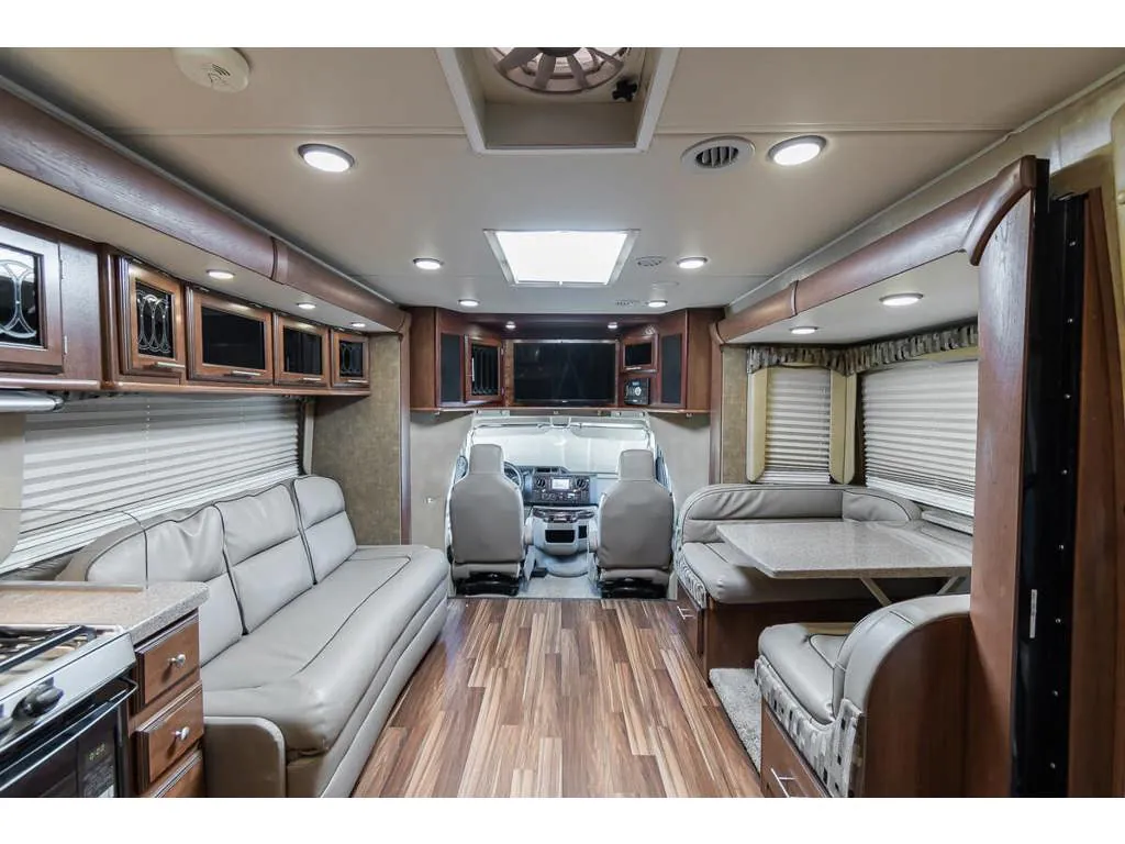 2014 Coachmen Concord 300TS - Photo 3