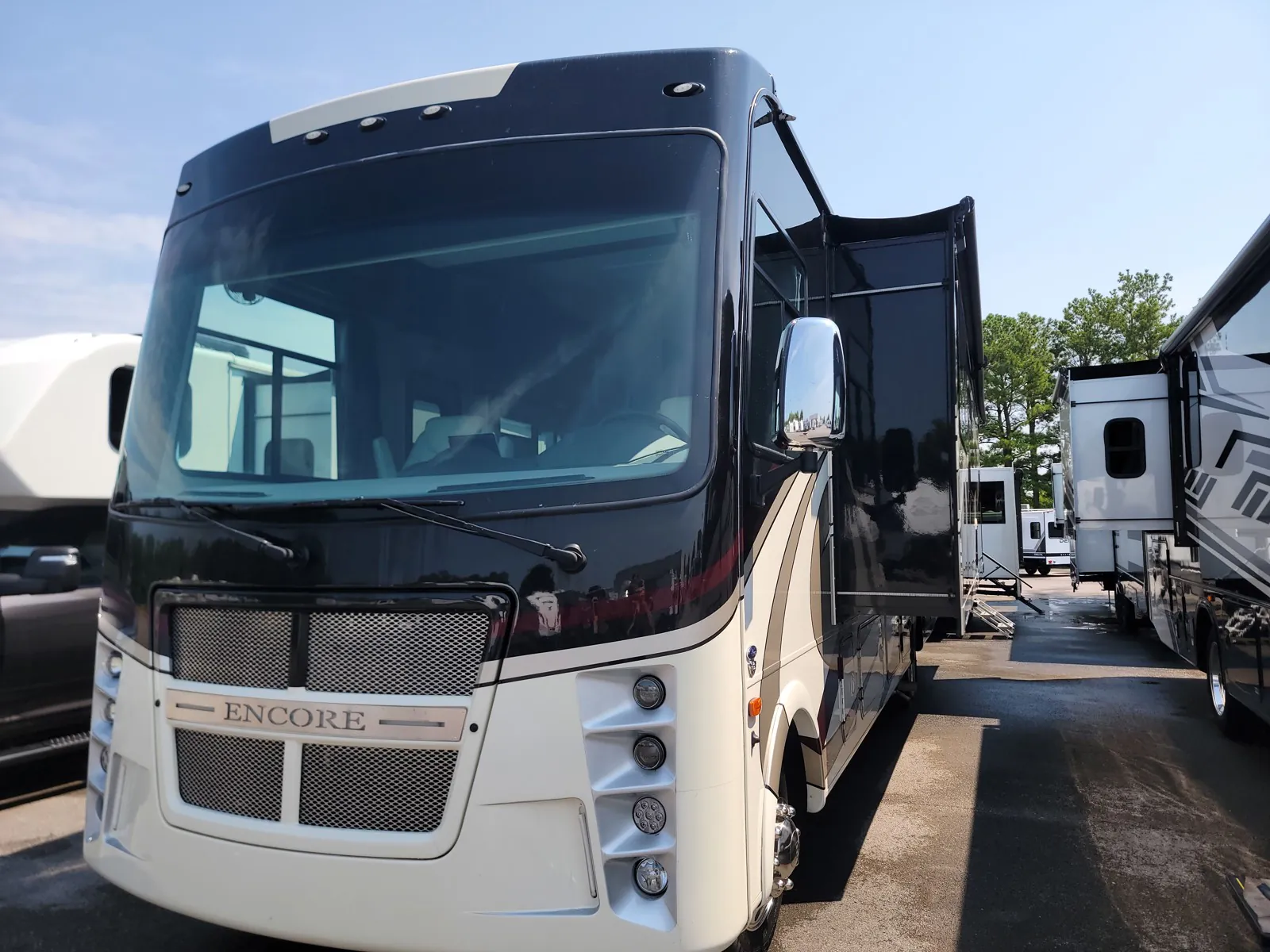 2023 Coachmen Encore 325SS - Photo 3