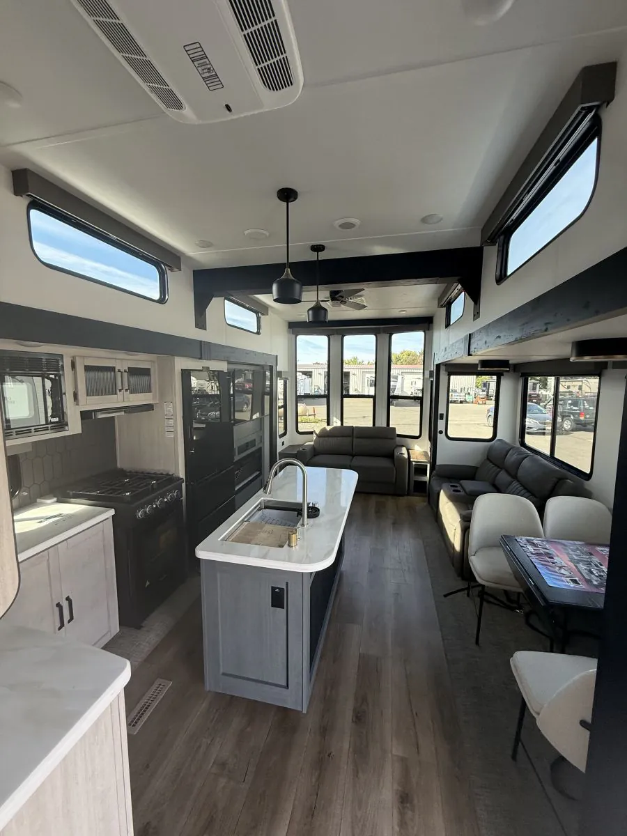2027 Forest River Puma Vista 38VFL — Photo 7
