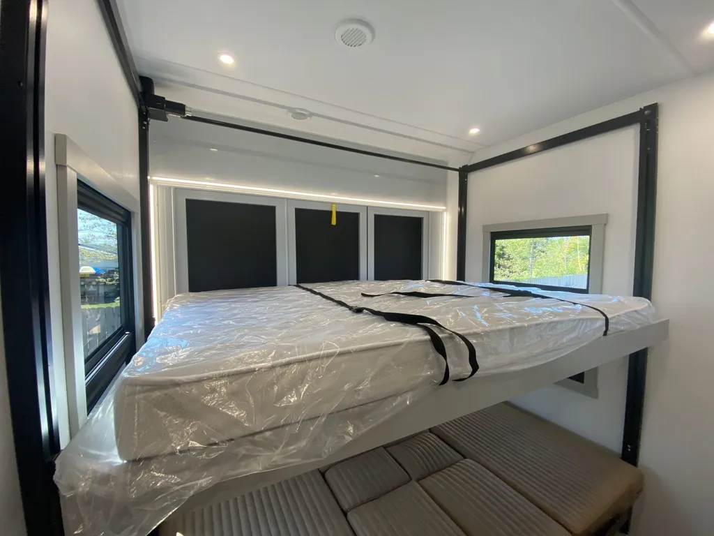 2026 Brinkley Model G 3970, Photos photo 24
