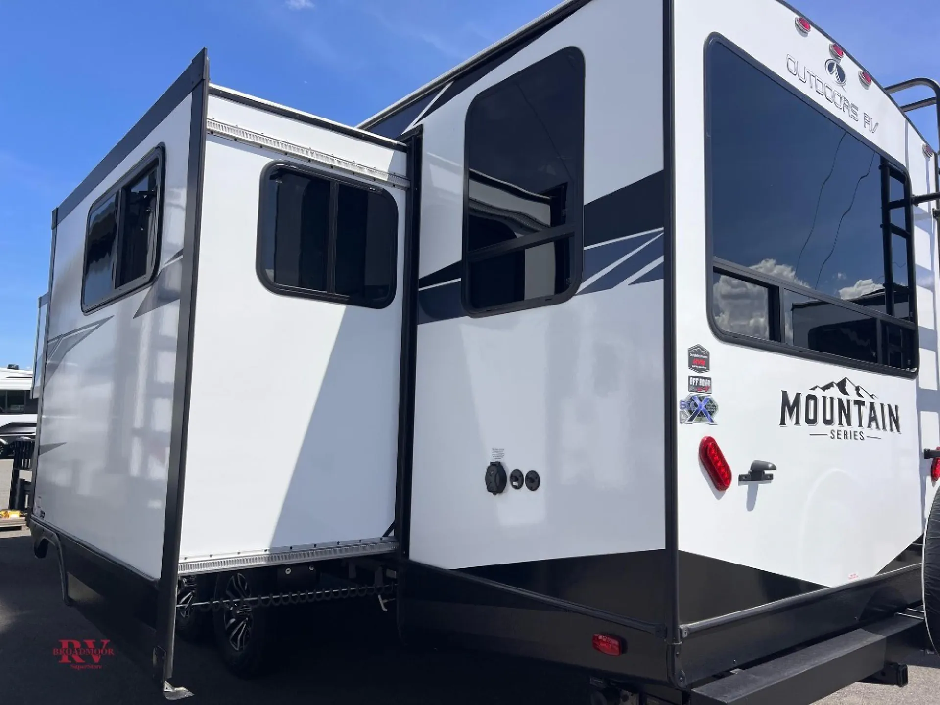 2026 Outdoors RV Black Stone Mountain Series 250RDS - Photo 4